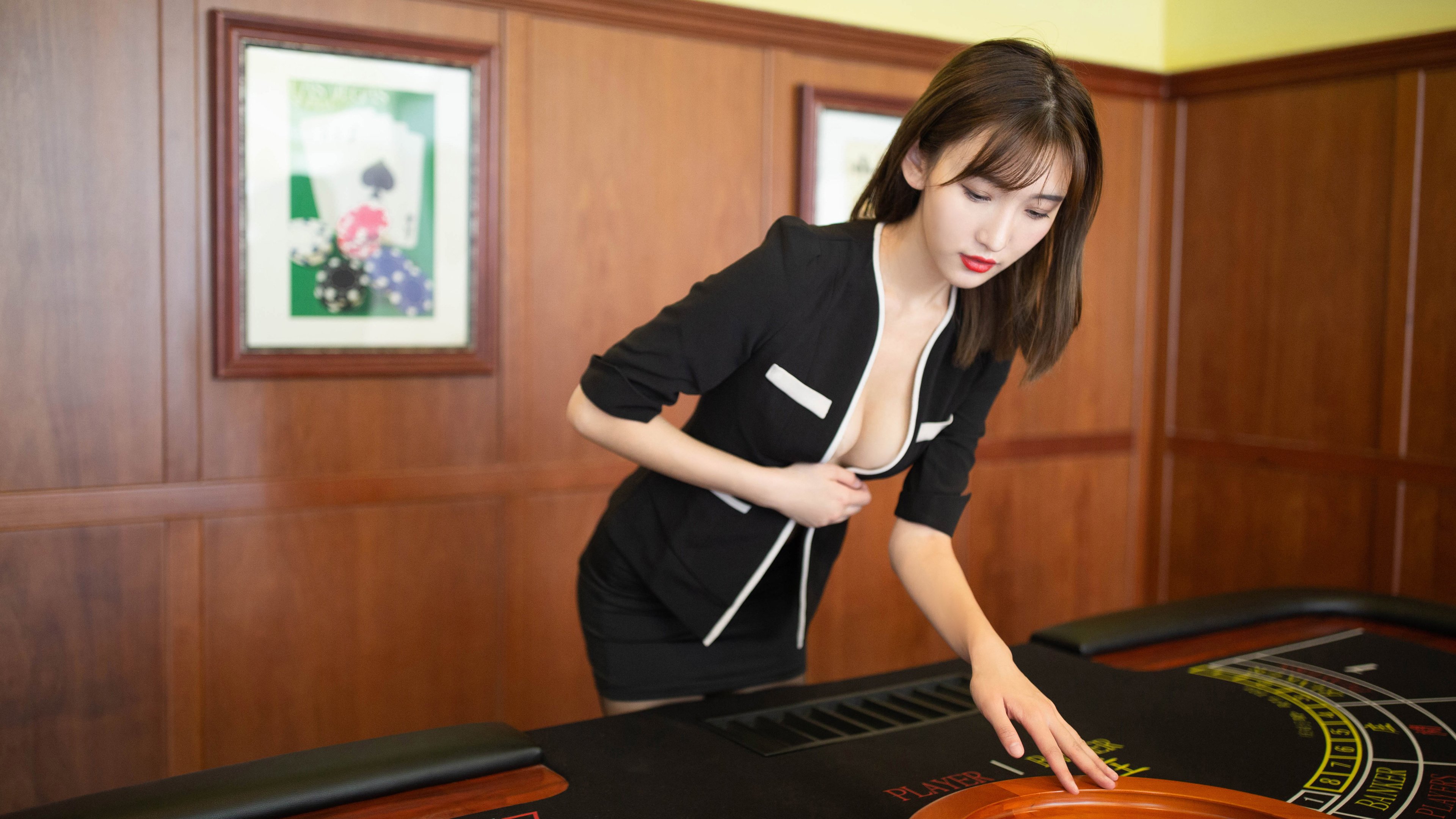 欧洲预选赛中乌克兰取胜——比赛精彩纷呈，欧洲杯巡礼乌克兰