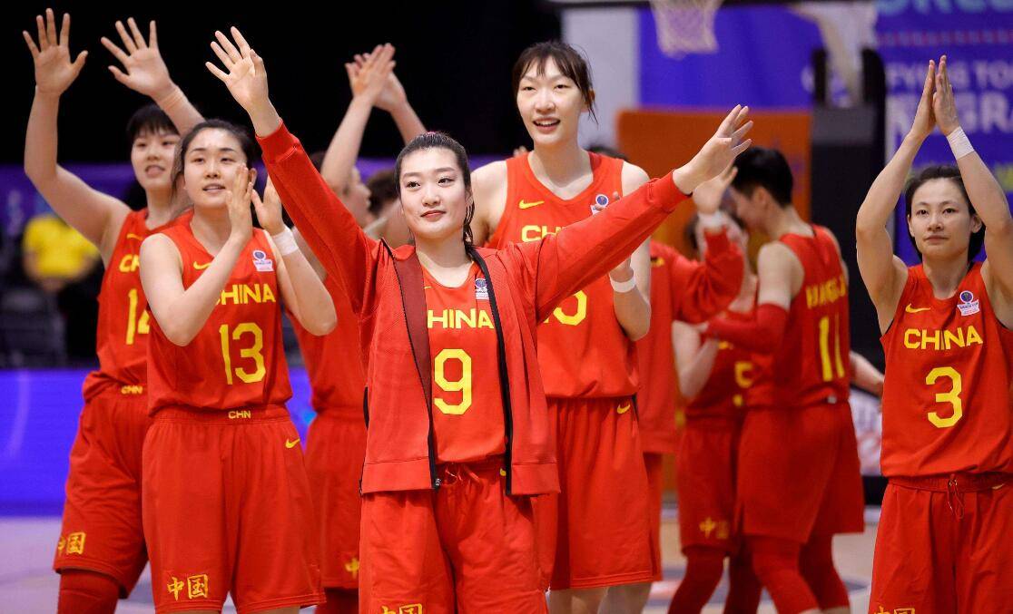 B体育官网：中国女篮：海外集训，提升实力，备战奥运资格赛的简单介绍