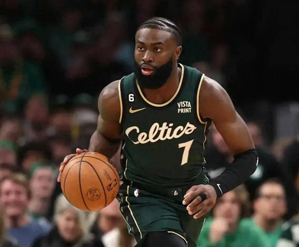 bsports体育：凯尔特人队防守策略：如何限制对手的得分后卫？的简单介绍